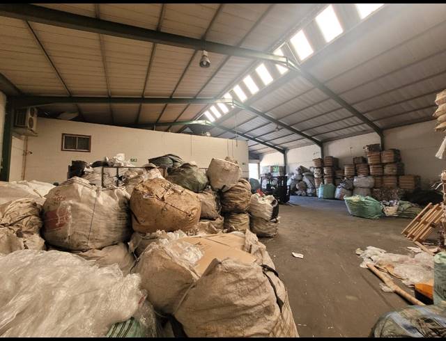950M² WAREHOUSE TO LET IN KILLARNEY GARDENS